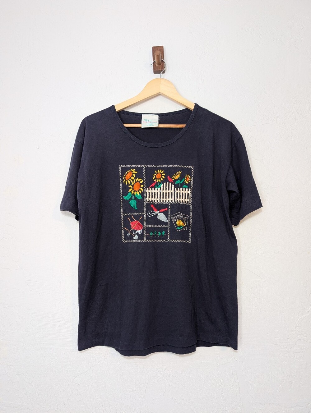 Vintage Gardening Sunflower Embroider Novelty Tshirt Grannycore Cottage Granola